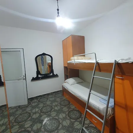 Center Private - *