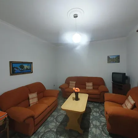 Center Private - *