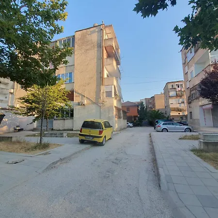 Center Private - *